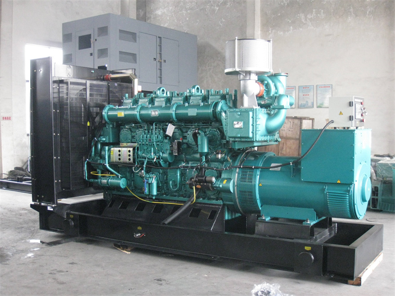台安200KW 柴油发电机的油耗是多少？