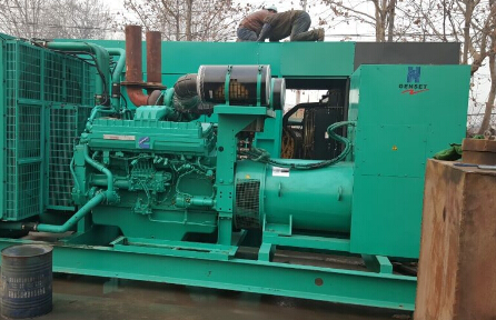 台安发电机组如何判断水冷式机油散热器内部是否需要清洗？